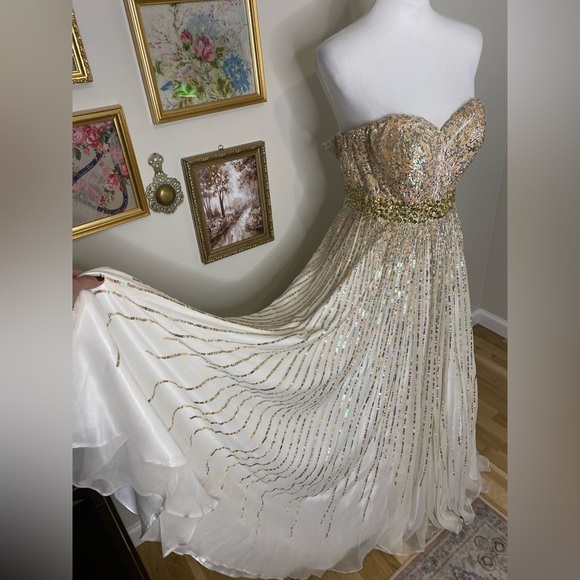 Sherri Hill Sparkly Show Stopper Strapless Gold and Cream Evening Gown Sz 4 - Picture 4 of 13